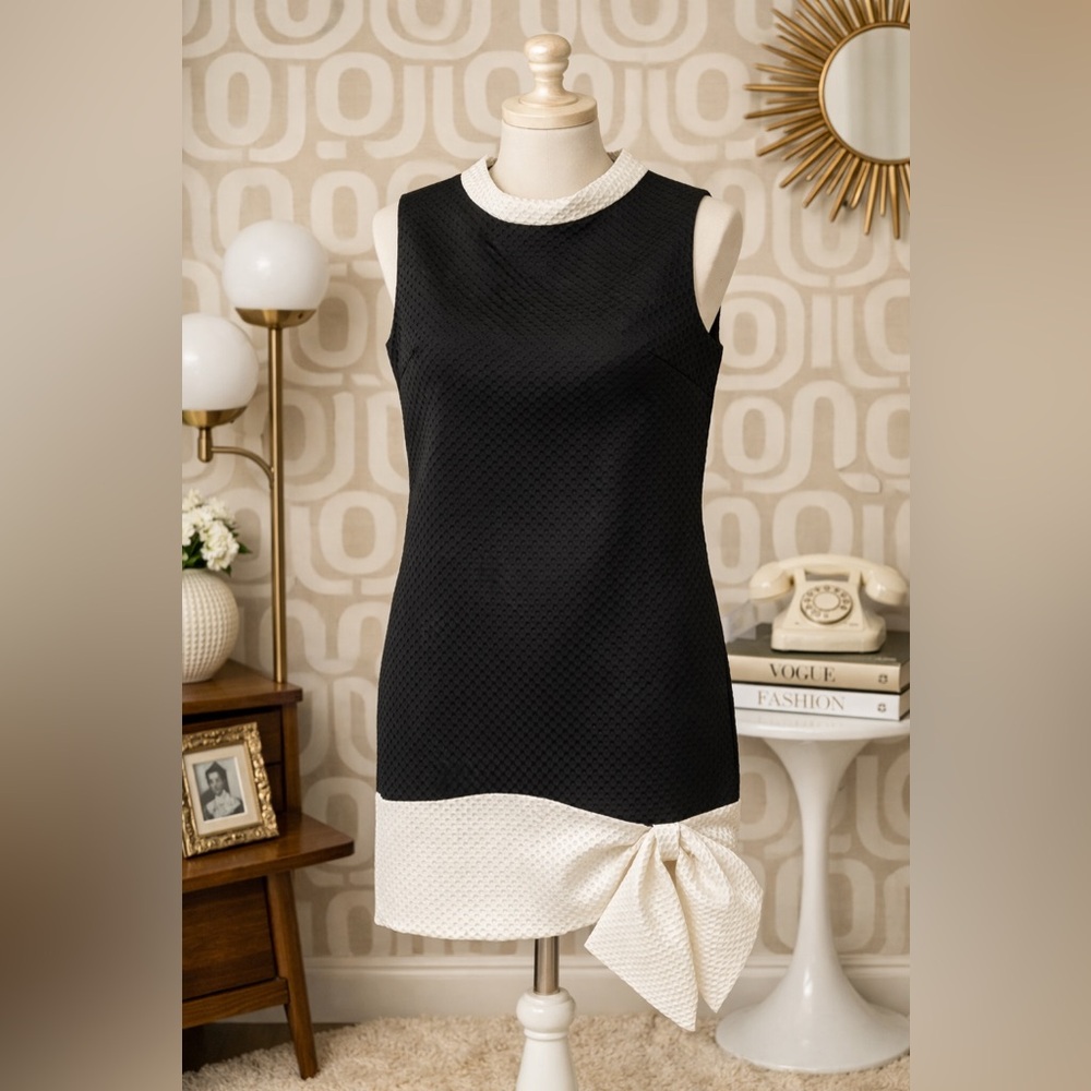 Vintage Bow Shift Dress Size 8 Mod Retro Carol Peretz Black & White